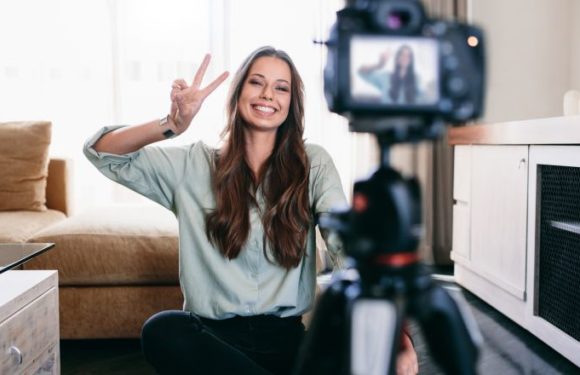 Successful Vloggers: Expert Tips to Become an Excellent Vlogger