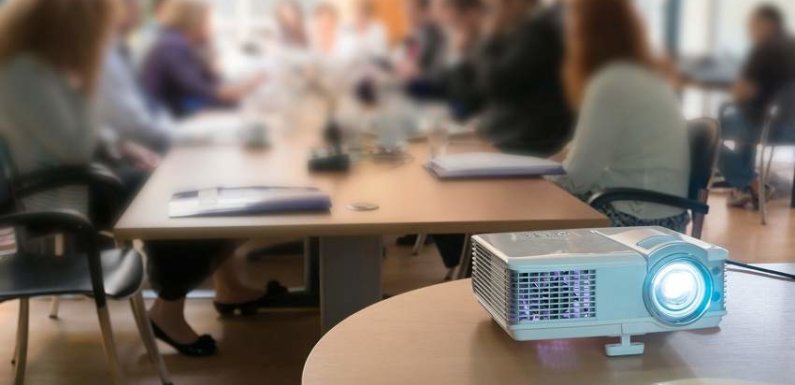 Pico Projector: Useful Device for Small Scale Meetings