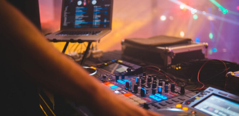 Are There Differences Between DJ Controllers and Mixers?