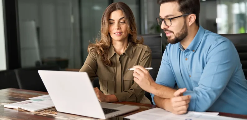 Why Businesses Should Embrace Agentic AI in 2025